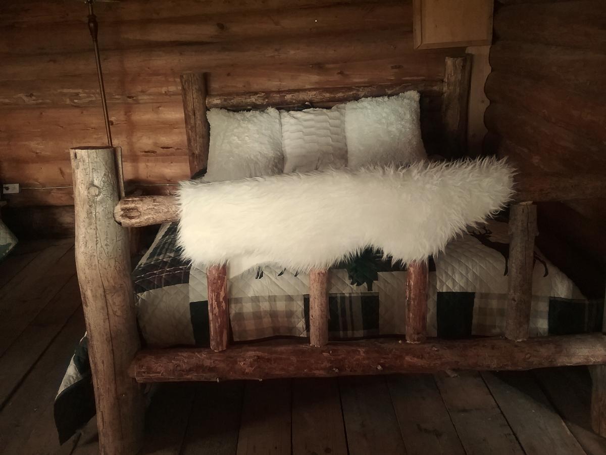 Eagle Bear Lodge Tatla Lake Экстерьер фото