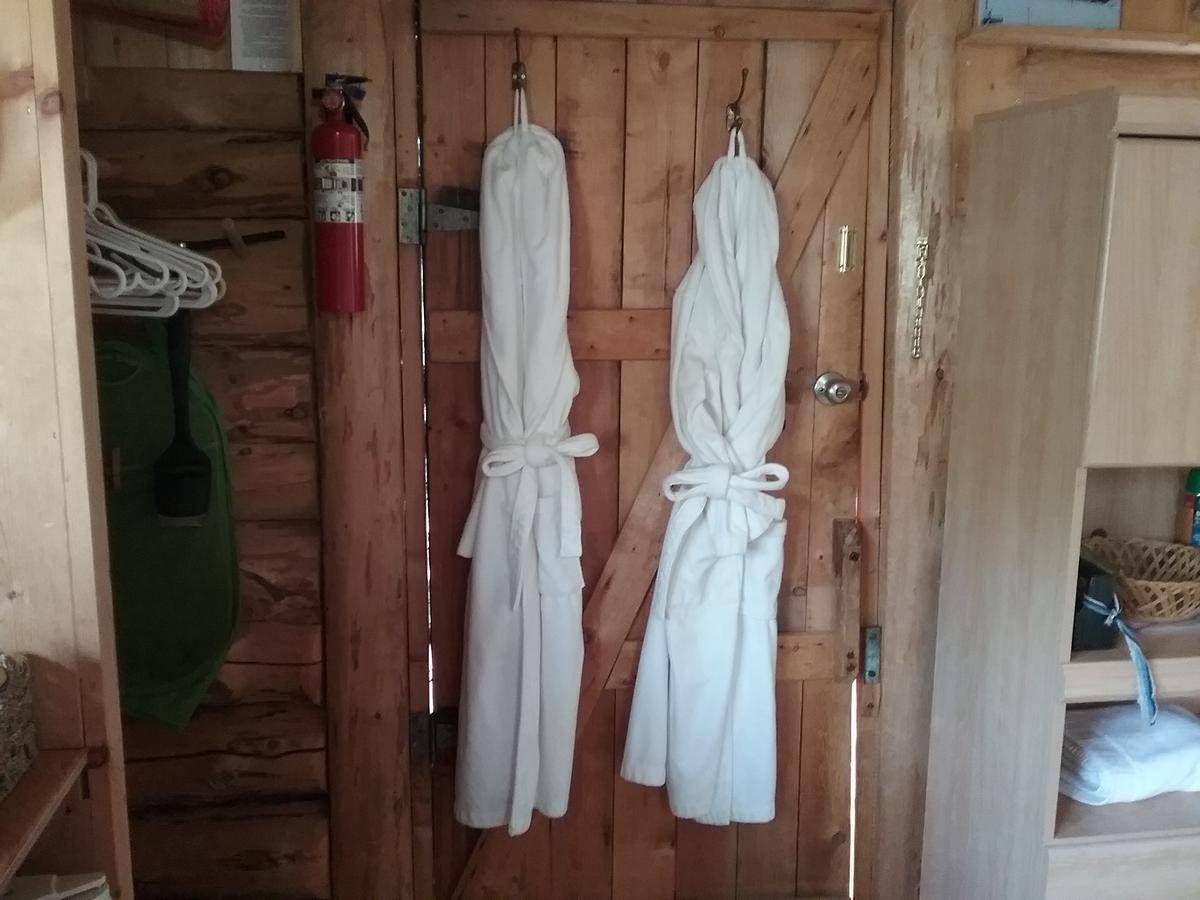 Eagle Bear Lodge Tatla Lake Экстерьер фото