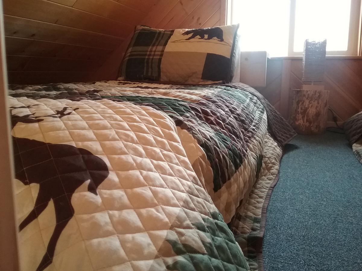 Eagle Bear Lodge Tatla Lake Экстерьер фото